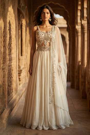 Basanti Kapde aur Koffee Embroidered Lehenga Set 
