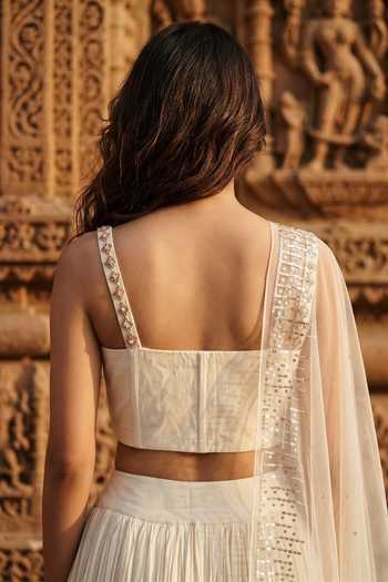 Basanti Kapde aur Koffee Ivory Georgette Sweetheart Neck Embroidered Lehenga Set Online at Aza Fashions Basanti Kapde aur Koffee_Ivory Georgette Sweetheart Neck Embroidered Lehenga Set _Online_at_Aza_Fashions