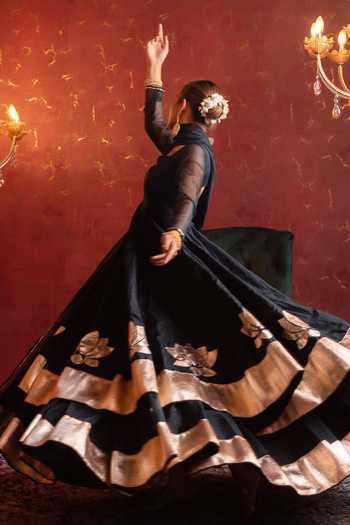 Buy_Pomcha Jaipur_Black Organza Sweetheart Neck Gota Patti Work Anarkali Lehenga Set 