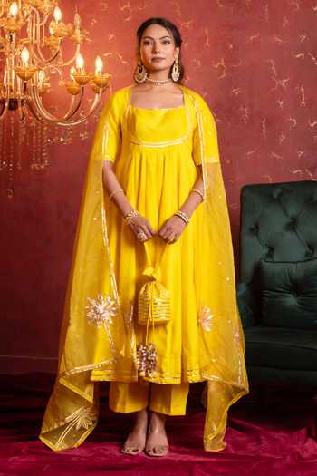 Shop Pomcha Jaipur Yellow Organza Square Neck Gota Patti Anarkali Set Shop_Pomcha Jaipur_Yellow Organza Square Neck Gota Patti Anarkali Set