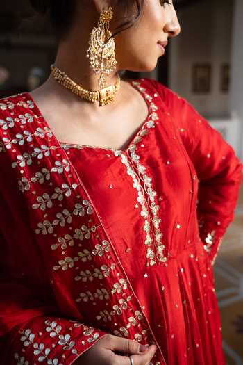 Shop Pomcha Jaipur Red Silk Sweetheart Neck Mehfil Surkh E Laal Gota Patti Work Anarkali Set Online at Aza Fashions Shop_Pomcha Jaipur_Red Silk Sweetheart Neck Mehfil Surkh E Laal Gota Patti Work Anarkali Set _Online_at_Aza_Fashions