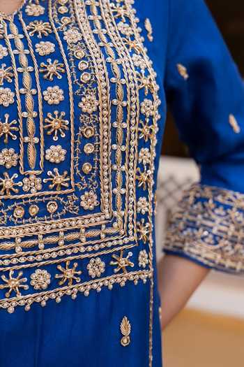 Shop_Pomcha Jaipur_Blue Organza Round Neck Mehfil Mayur Zardozi Hand Embroidered Kurta Set 