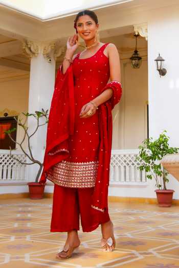 Pomcha Jaipur_Red Silk Round Neck Mehfil Lal Rang Gotta Patti Handwork Kurta Set _at_Aza_Fashions