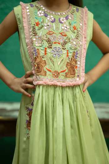 Shop_Rage Attire-Sweta Saria_Green Muslin, Chinon Elephant Patch Work Kurta And Pant Set _Online_at_Aza_Fashions