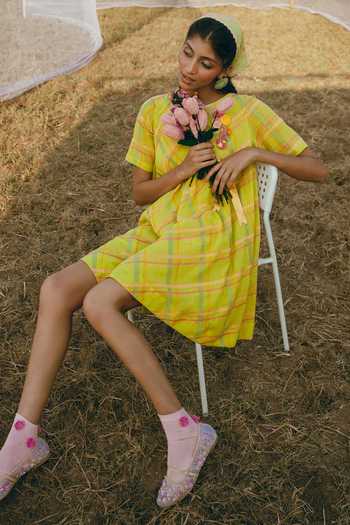 Nimbu Mirchi_Green Cotton, Linen Round Neck Aam Panna Checkered Pattern Dress _Online_at_Aza_Fashions