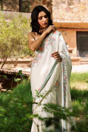 HOUSE OF TA-YA Cream Silk, Viscose Sweetheart Neck Floral Border Embroidered Saree With Blouse Online at Aza Fashions HOUSE OF TA-YA_Cream Silk, Viscose Sweetheart Neck Floral Border Embroidered Saree With Blouse _Online_at_Aza_Fashions