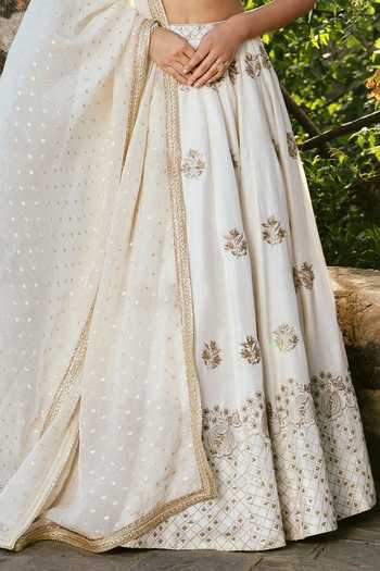 HOUSE OF TA-YA Ivory Silk, Viscose Square Neck Embroidered Lehenga Set Online at Aza Fashions HOUSE OF TA-YA_Ivory Silk, Viscose Square Neck Embroidered Lehenga Set _Online_at_Aza_Fashions