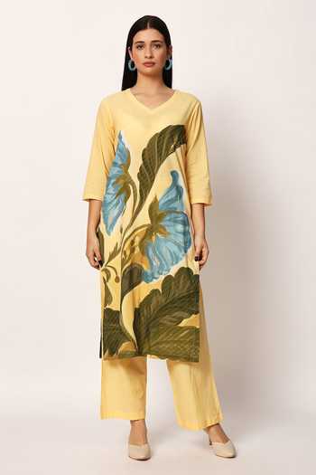 Ruhr India_Yellow Cotton V-neck Zwaan Print Kurta And Pant Set _Online_at_Aza_Fashions