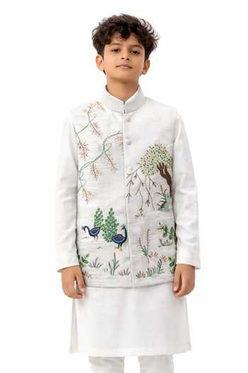 PAARSH White Silk Vanasri Embroidered Nehru Jacket And Kurta Set Online at Aza Fashions PAARSH_White Silk Vanasri Embroidered Nehru Jacket And Kurta Set _Online_at_Aza_Fashions