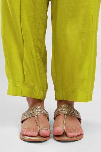 Kyra By Bhavna Green Chanderi V-neck Abeer Kurta Set Online at Aza Fashions Kyra By Bhavna_Green Chanderi V-neck Abeer Kurta Set _Online_at_Aza_Fashions