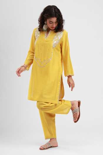 Buy_Kyra By Bhavna_Yellow Chanderi Split V-neck Afreen Kurta And Pant Set _Online_at_Aza_Fashions