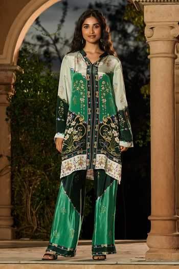 Shop RINESSA Emerald Green Crepe Mandarin Silky Art Nouveau Print Kurta And Pant Co-ord Set at Aza Fashions Shop_RINESSA_Emerald Green Crepe Mandarin Silky Art Nouveau Print Kurta And Pant Co-ord Set _at_Aza_Fashions