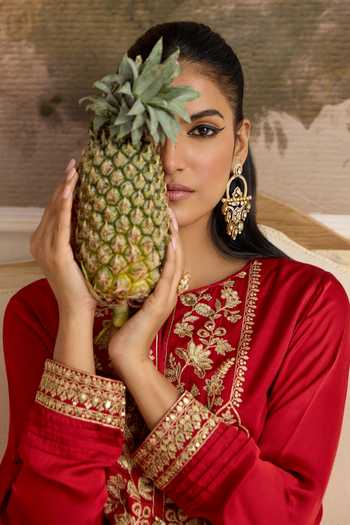 Buy RINESSA Red Organza, Satin, Bemberg Split V-neck, Yes Ecstasy Embroidered Slit Kurta Set Buy_RINESSA_Red Organza, Satin, Bemberg Split V-neck, Yes Ecstasy Embroidered Slit Kurta Set