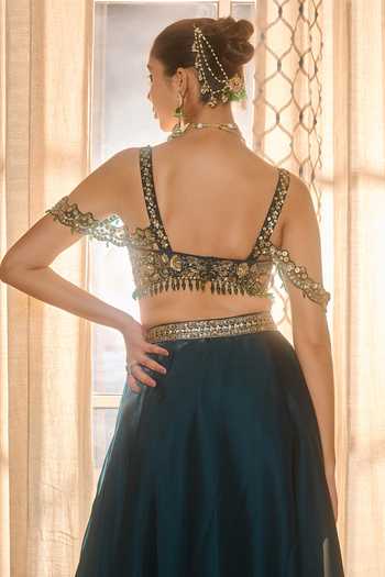Buy_RINESSA_Green Organza, Shantoon Sweetheart Neck Hand Embroidered Blouse Lehenga Set _Online_at_Aza_Fashions