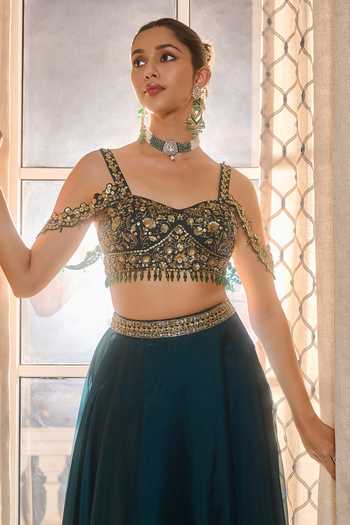 Buy_RINESSA_Green Organza, Shantoon Sweetheart Neck Hand Embroidered Blouse Lehenga Set 
