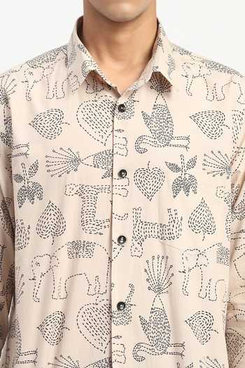 Buy_Abraham And Thakore_Beige Poplin Kantha Animals Pattern Shirt 