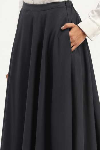 Abraham And Thakore_Black Poplin Tie Dye Ombre Bordered Skirt _at_Aza_Fashions