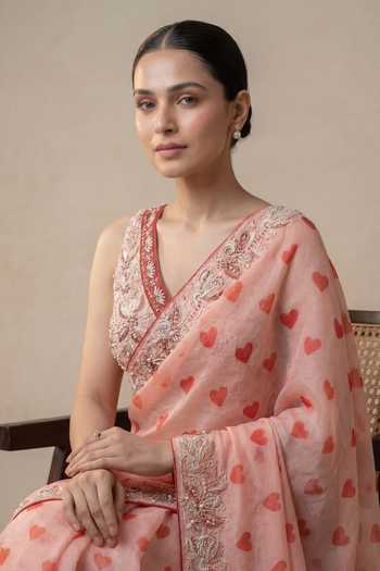 Buy_Ellemora Fashions_Pink Silk V-neck Embroidered Border Saree And Blouse Set 