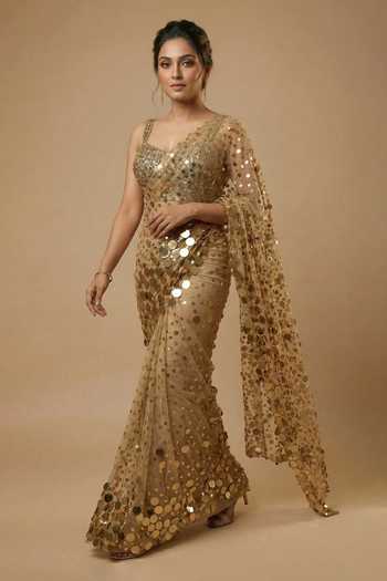 Buy Ellemora Fashions Gold Net, Organza, Viscose Sweetheart Neck Glitz Sequined Saree And Blouse Set Online at Aza Fashions Buy_Ellemora Fashions_Gold Net, Organza, Viscose Sweetheart Neck Glitz Sequined Saree And Blouse Set _Online_at_Aza_Fashions