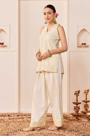 Sheetal Batra_Ivory Chanderi , Cotton, Organza V-neck Miral Daisy Short Kurta Set _Online_at_Aza_Fashions