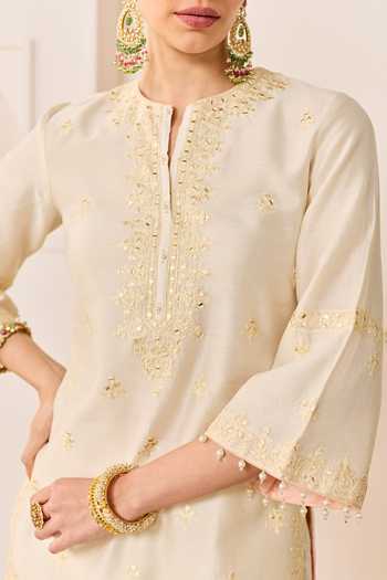 Sheetal Batra Ivory Chanderi , Organza Notched Neck Rehma Kurta Set at Aza Fashions Sheetal Batra_Ivory Chanderi , Organza Notched Neck Rehma Kurta Set _at_Aza_Fashions