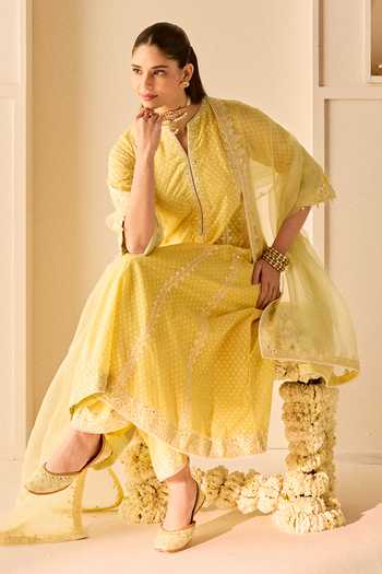 Buy Sheetal Batra Yellow , Chanderi, Cotton, Organza Firdaus Woven Choga Kurta Salwar Set Buy_Sheetal Batra_Yellow , Chanderi, Cotton, Organza Firdaus Woven Choga Kurta Salwar Set