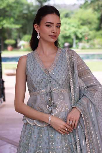 Summer By Priyanka Gupta_Green Silk V-neck Sophia Printed Lehenga Set _at_Aza_Fashions