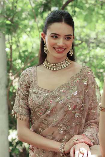 Summer By Priyanka Gupta_Pink Organza Square Neck Wedding Bloom Saree With Blouse _Online_at_Aza_Fashions