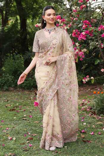Shop_Summer By Priyanka Gupta_Gold Tissue V-neck Paisley Saree With Blouse _Online_at_Aza_Fashions