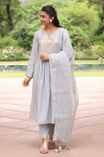 Buy_Summer By Priyanka Gupta_Blue Chanderi Round Neck, Yes Ice Vrinda Yoke Kurta Set _Online_at_Aza_Fashions