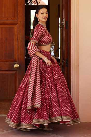 Shop_Summer By Priyanka Gupta_Red Chanderi V-neck Anargul Mul Lehenga Set _Online_at_Aza_Fashions