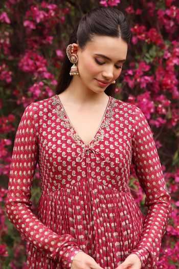 Summer By Priyanka Gupta_Red Chanderi V-neck Anargul Printed Anarkali Set _Online_at_Aza_Fashions