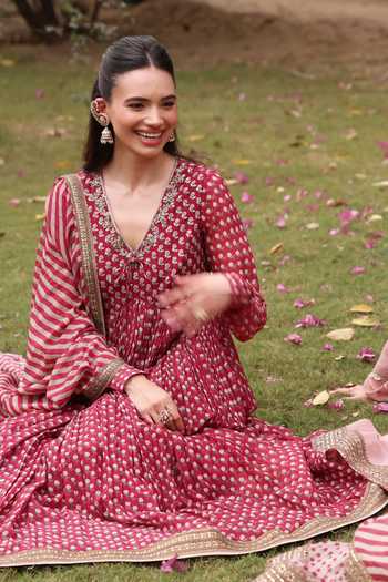Buy_Summer By Priyanka Gupta_Red Chanderi V-neck Anargul Printed Anarkali Set _Online_at_Aza_Fashions