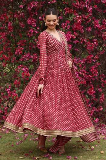 Shop_Summer By Priyanka Gupta_Red Chanderi V-neck Anargul Printed Anarkali Set _Online_at_Aza_Fashions