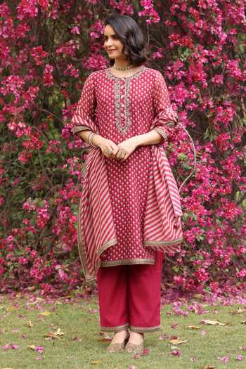 Shop_Summer By Priyanka Gupta_Red Chanderi Round Neck, Yes Anargul Printed Kurta Set _Online_at_Aza_Fashions