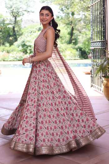 Summer By Priyanka Gupta_Beige Chanderi Round Neck Noor E Summer Printed Lehenga Set _Online_at_Aza_Fashions
