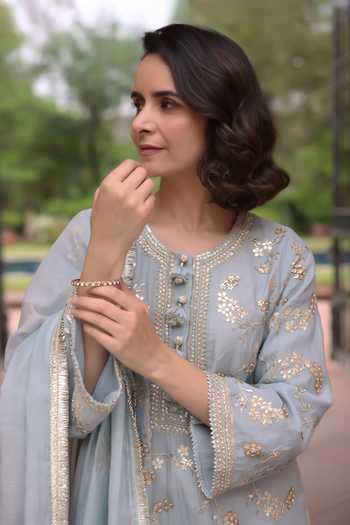 Summer By Priyanka Gupta_Blue Chanderi Round Neck Ice Vrinda Gota Jaal Kurta Set _at_Aza_Fashions