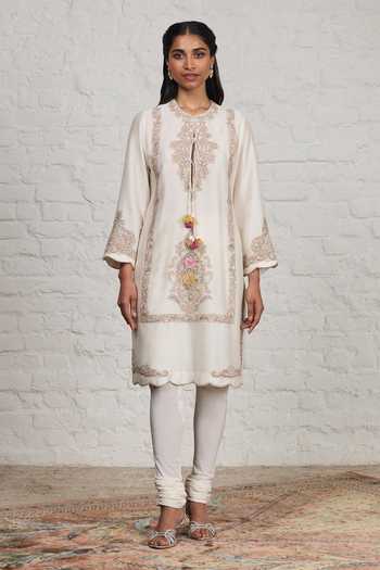 Buy_Sue Mue_Off White Silk, Chanderi, Crepe, Poppy Floral Embroidered Handwoven Kurta Set 