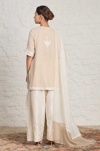 Sue Mue Evelyn Floral Bunch Embroidered Short Kurta Set 