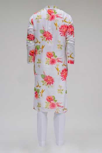 Shop Chrkha White Chanderi Silk, Cotton Satin Embroidery Floral Motif Kurta Set For Kids at Aza Fashions Shop_Chrkha_White Chanderi Silk, Cotton Satin Embroidery Floral Motif Kurta Set For Kids_at_Aza_Fashions