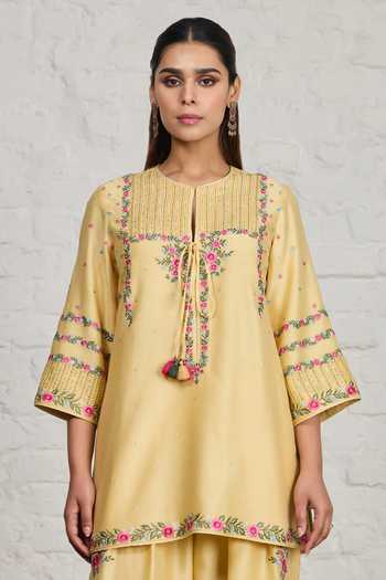 Sue Mue Yellow Silk, Cotton, Chanderi, Tissue Annora Floral Embroidered Short Kurta Set Online at Aza Fashions Sue Mue_Yellow Silk, Cotton, Chanderi, Tissue Annora Floral Embroidered Short Kurta Set _Online_at_Aza_Fashions
