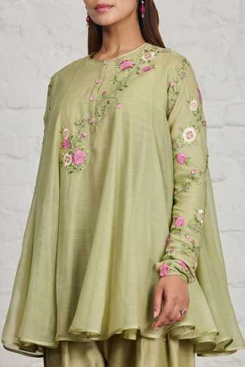 Sue Mue Green Silk, Chanderi Round Neck Faye Embroidered Short Anarkali Salwar Set Online at Aza Fashions Sue Mue_Green Silk, Chanderi Round Neck Faye Embroidered Short Anarkali Salwar Set _Online_at_Aza_Fashions