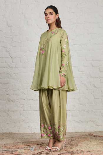 Shop_Sue Mue_Green Silk, Chanderi Round Neck Faye Embroidered Short Anarkali Salwar Set 