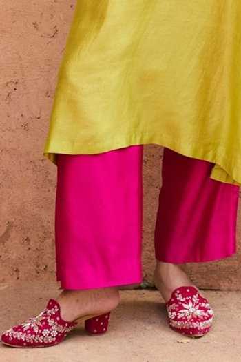 Vinita Bhansali Green Silk V-neck Heer Embroidered Kaftan And Pant Set Online at Aza Fashions Vinita Bhansali_Green Silk V-neck Heer Embroidered Kaftan And Pant Set _Online_at_Aza_Fashions