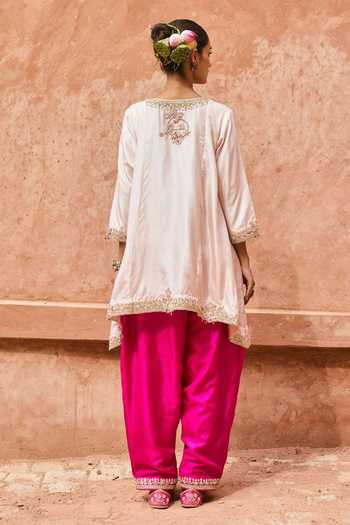 Shop Vinita Bhansali Ivory , Organza V-neck Isha Embroidered Kurta Salwar Set at Aza Fashions Shop_Vinita Bhansali_Ivory , Organza V-neck Isha Embroidered Kurta Salwar Set _at_Aza_Fashions
