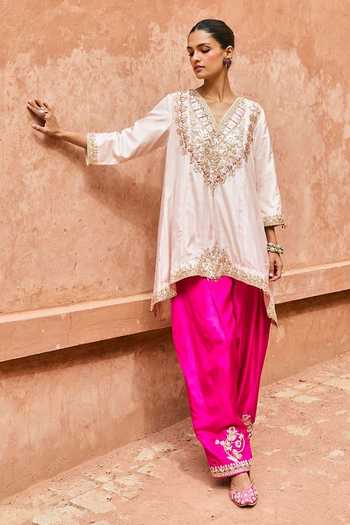 Buy Vinita Bhansali Ivory , Organza V-neck Isha Embroidered Kurta Salwar Set Online at Aza Fashions Buy_Vinita Bhansali_Ivory , Organza V-neck Isha Embroidered Kurta Salwar Set _Online_at_Aza_Fashions