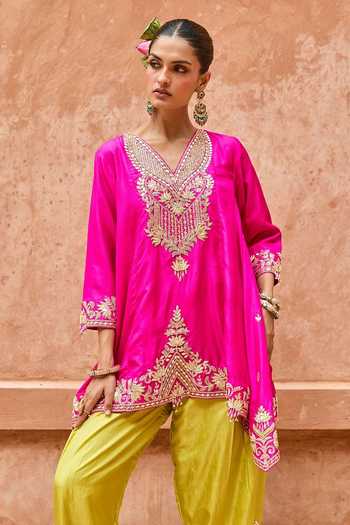 Buy Vinita Bhansali Pink , Organza V-neck, Yes Heer Embroidered Kurta Salwar Set Online at Aza Fashions Buy_Vinita Bhansali_Pink , Organza V-neck, Yes Heer Embroidered Kurta Salwar Set _Online_at_Aza_Fashions