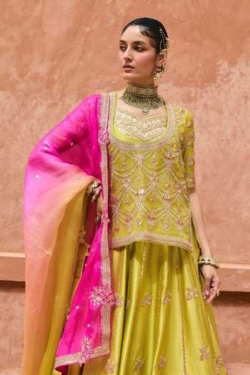 Vinita Bhansali Green Organza, Scoop Rangira Rajputi Embroidered Kurta Lehenga Set Online at Aza Fashions Vinita Bhansali_Green Organza, Scoop Rangira Rajputi Embroidered Kurta Lehenga Set _Online_at_Aza_Fashions