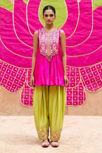 Vinita Bhansali Heer Embroidered Short Kurta & Salwar Set 
