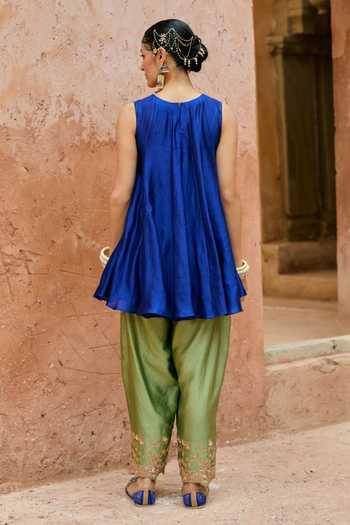 Shop Vinita Bhansali Blue Silk Round Neck Neera Embroidered Short Kurta And Salwar Set at Aza Fashions Shop_Vinita Bhansali_Blue Silk Round Neck Neera Embroidered Short Kurta And Salwar Set _at_Aza_Fashions